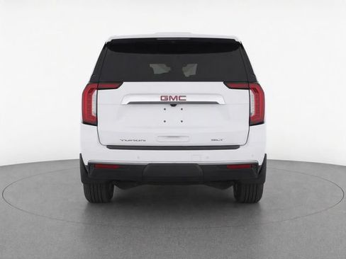 Used 2024 GMC Yukon SLT w/ SLT Luxury Package AWD/4WD image 7