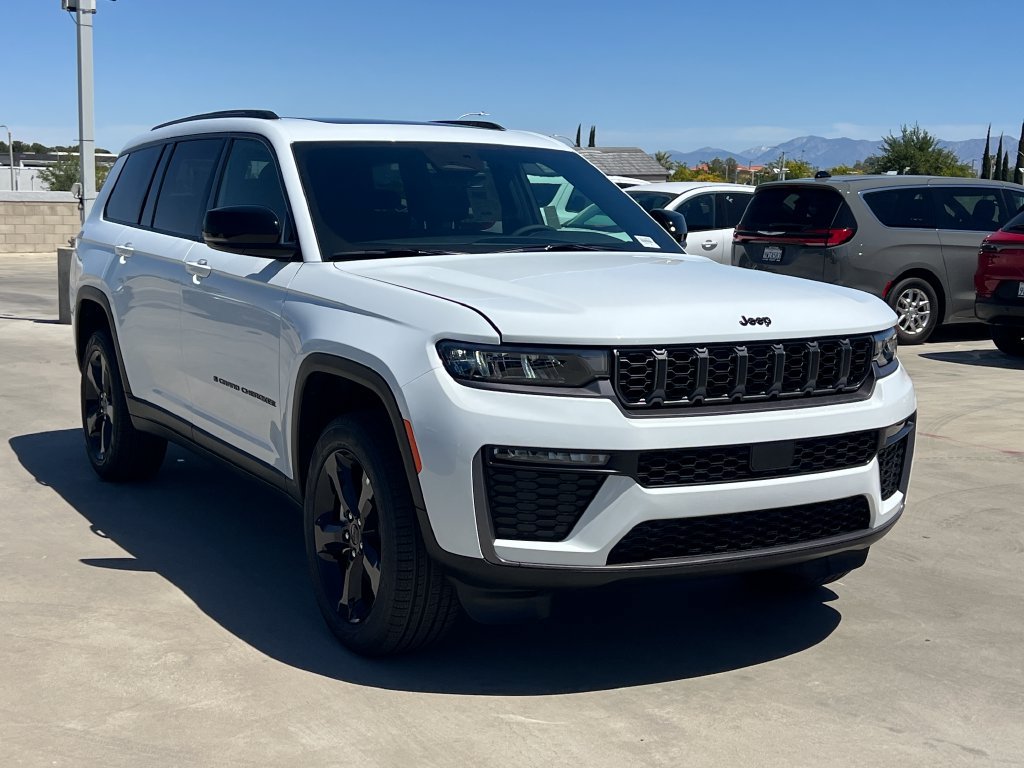 New 2026 Jeep Grand Cherokee L Limited w/ Limited Altitude Package AWD/4WD image 7