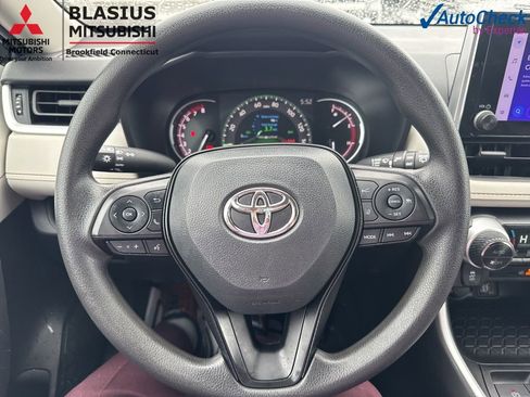 Used 2023 Toyota RAV4 XLE AWD/4WD image 22