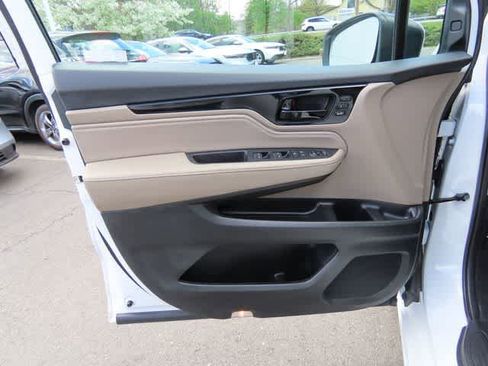 Certified 2023 Honda Odyssey Touring image 18