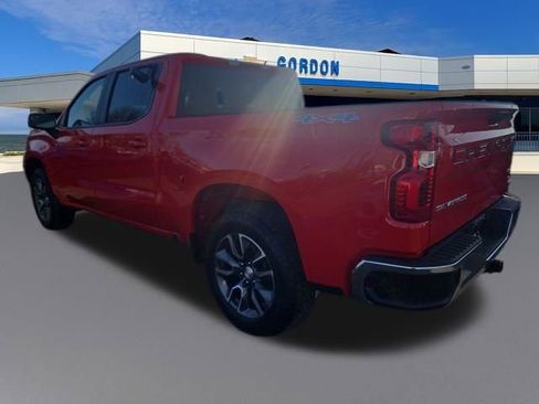 Used 2024 Chevrolet Silverado 1500 LT image 3