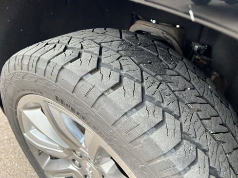 Used 2015 Chevrolet Suburban LTZ image 13