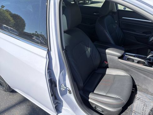 Certified 2024 Nissan Altima 2.5 SR w/ SR Premium Package FWD image 18