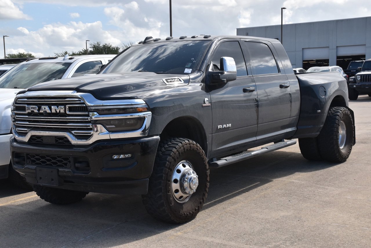 Used 2026 RAM 3500 Laramie w/ Max Tow Package AWD/4WD image 2