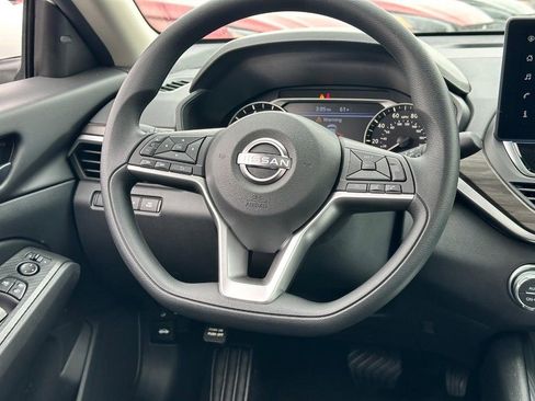New 2026 Nissan Altima 2.5 SV FWD image 7