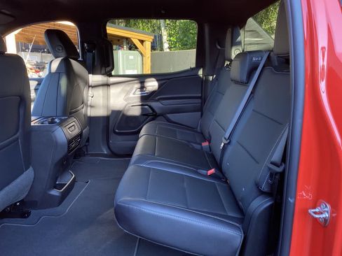 Used 2025 Chevrolet Silverado EV LT AWD/4WD image 16