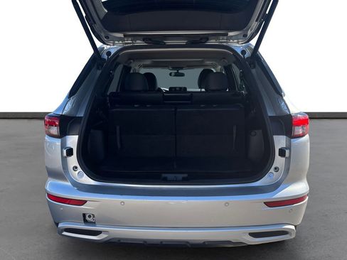 Used 2023 Mitsubishi Outlander SE image 24