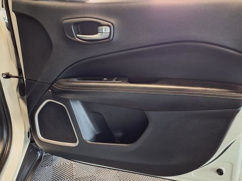 Used 2021 Jeep Compass Latitude image 13