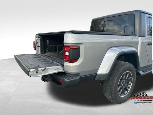 Used 2021 Jeep Gladiator Overland image 26