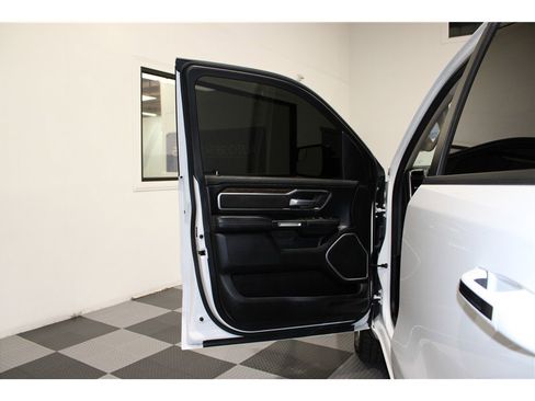 Used 2020 RAM 1500 Laramie image 10