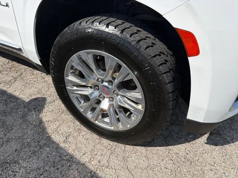 Used 2021 GMC Yukon Denali AWD/4WD image 4