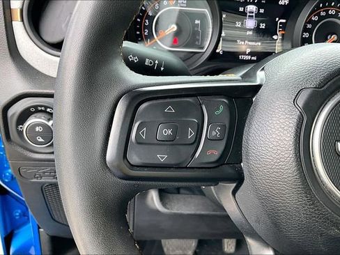 Used 2024 Jeep Gladiator Sport image 10