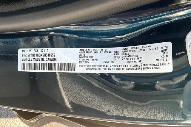 Used 2025 Chrysler Pacifica Limited FWD image 19