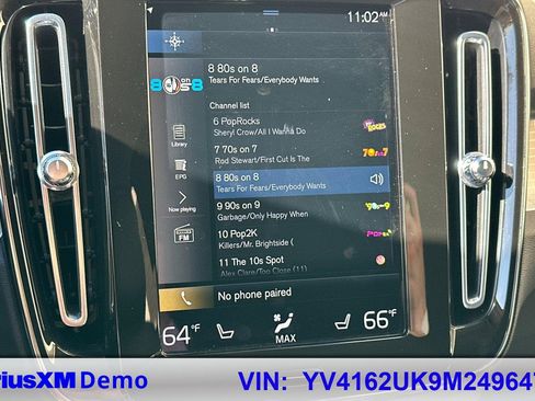 Used 2021 Volvo XC40 T5 Momentum w/ Premium Package image 40