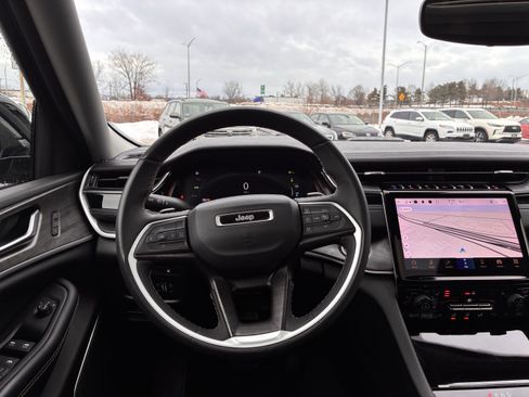 Used 2023 Jeep Grand Cherokee 4WD 4xe image 16