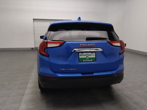 Used 2024 GMC Terrain SLE image 6