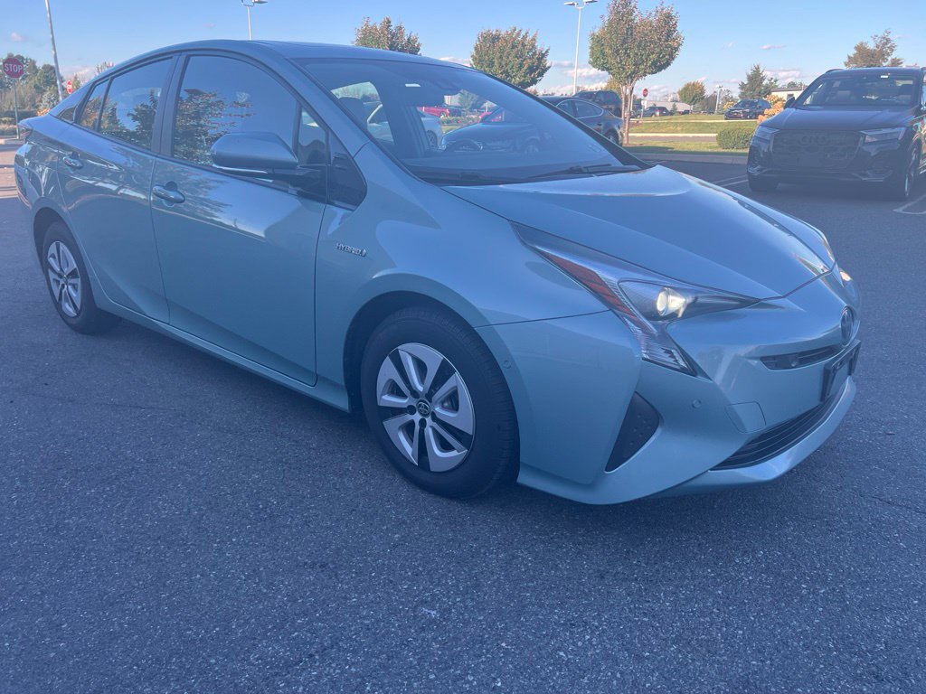 Used 2018 Toyota Prius Four w/ Advanced Technology Package FWD image 3