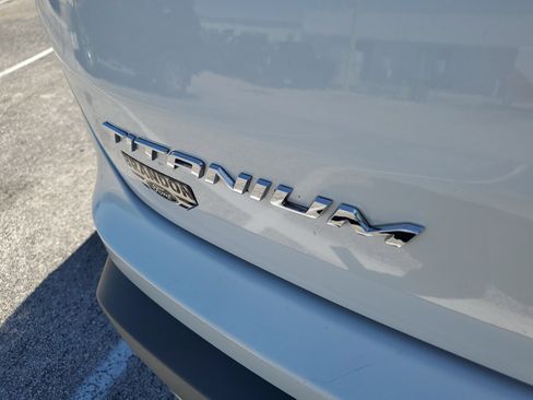 Certified 2023 Ford Edge Titanium w/ Class II Trailer Tow Package image 9