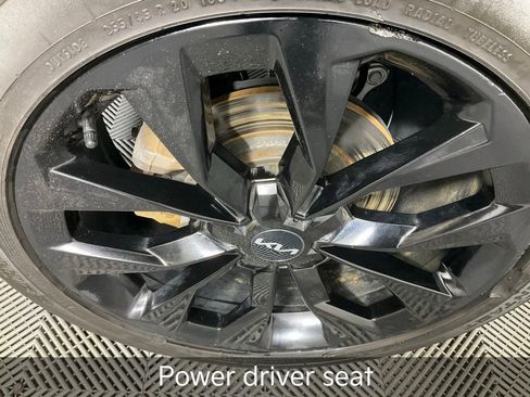 Certified 2023 Kia Sorento SX image 10