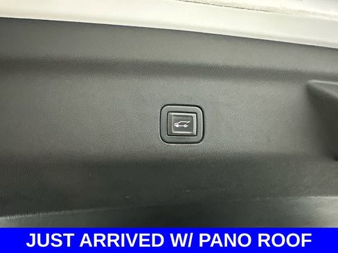 Used 2021 Chevrolet Tahoe Premier w/ Premium Package AWD/4WD image 20