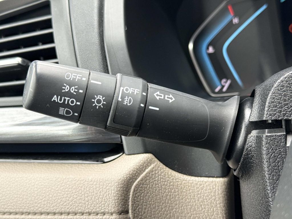 Used 2023 Honda Odyssey Elite image 11
