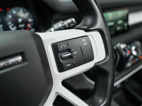 Used 2023 Land Rover Defender 110 SE image 21