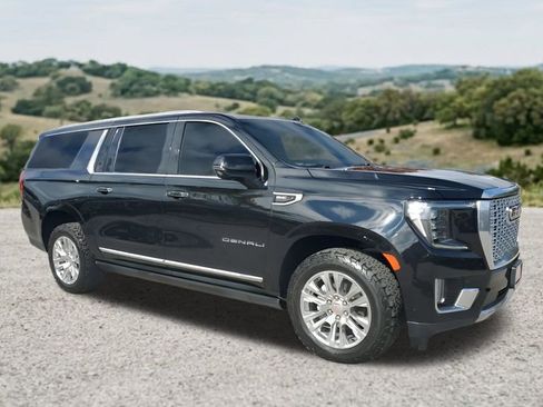 Certified 2023 GMC Yukon XL Denali AWD/4WD image 1