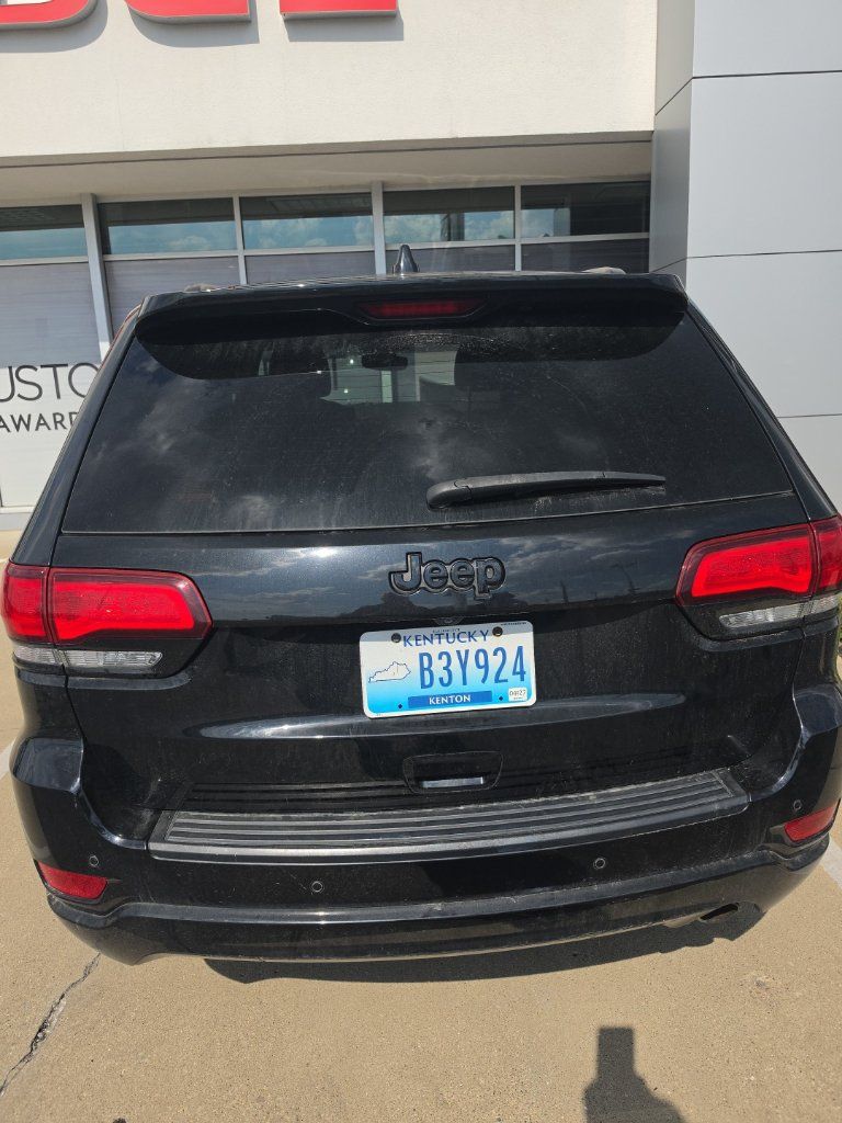 Used 2019 Jeep Grand Cherokee Altitude RWD image 5