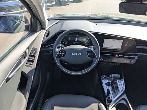 New 2026 Kia Niro EX image 17