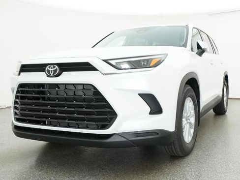 New 2026 Toyota Grand Highlander XLE image 95
