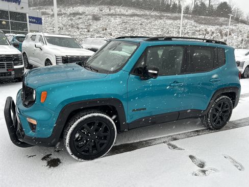 Used 2022 Jeep Renegade Altitude w/ Convenience Group image 12