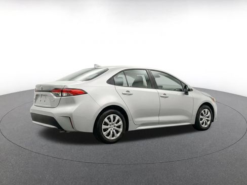 Used 2025 Toyota Corolla LE FWD image 9