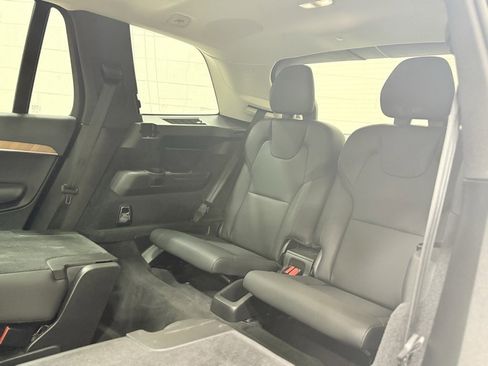 Used 2023 Volvo XC90 B6 Plus image 16