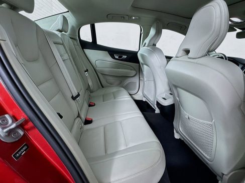 Used 2024 Volvo S60 B5 Core image 29