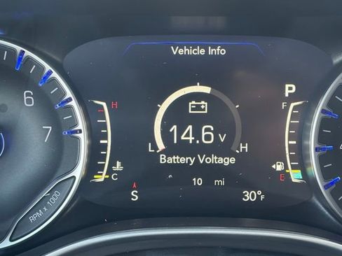 New 2026 Chrysler Pacifica Select image 21