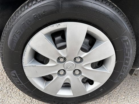 Used 2008 Hyundai Accent GS image 21