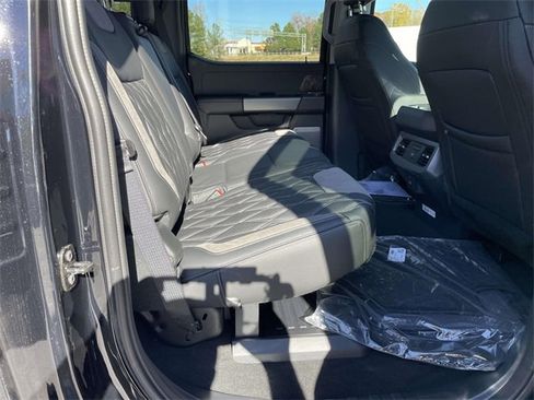 New 2026 Ford F250 Lariat w/ Black Appearance Package image 29