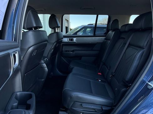 Used 2025 Hyundai Santa Fe SEL image 12