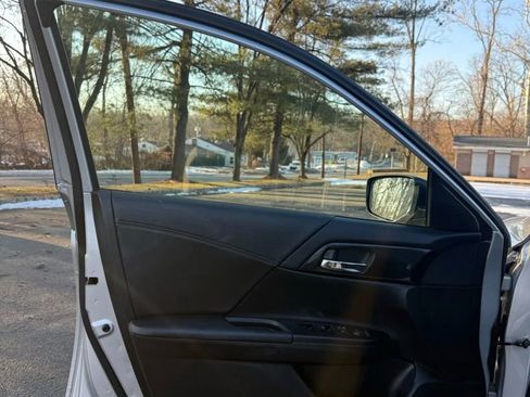 Used 2013 Honda Accord Sport image 12