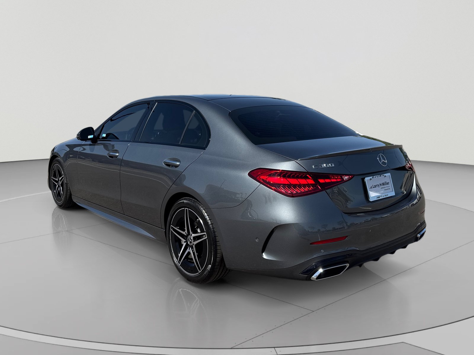 Used 2024 Mercedes-Benz C 300 4MATIC Sedan image 3