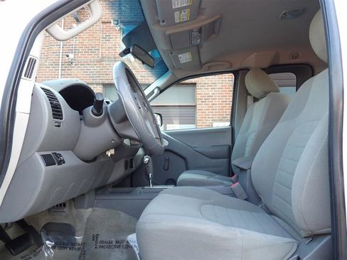 Used 2015 Nissan Frontier S image 10