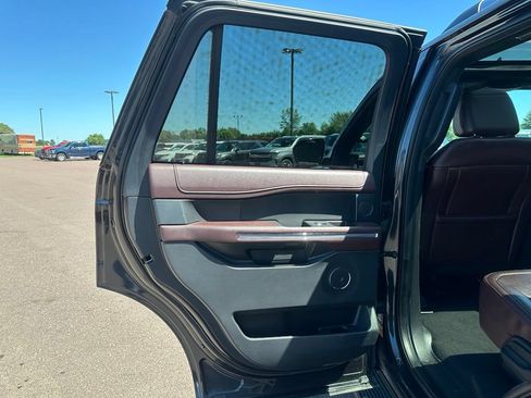 Used 2024 Ford Expedition Limited AWD/4WD image 21