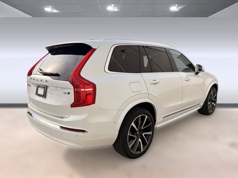 Certified 2024 Volvo XC90 B5 Plus w/ Protection Package Premier image 9