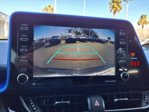 Used 2021 Toyota C-HR XLE image 3