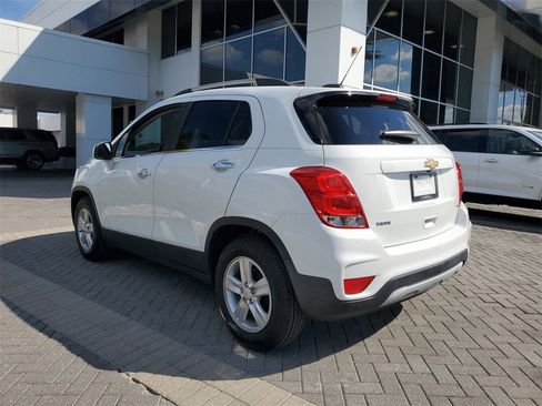 Used 2018 Chevrolet Trax LT w/ LT Convenience Package image 6