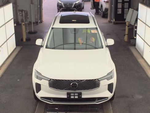 Used 2025 Volvo XC90 B6 Plus AWD/4WD image 2