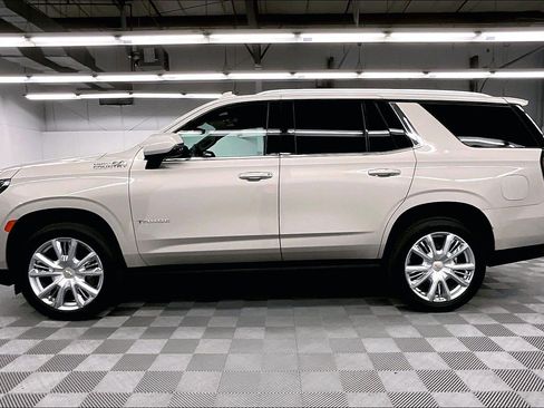 Used 2023 Chevrolet Tahoe High Country w/ LPO, Illumination Package AWD/4WD image 14