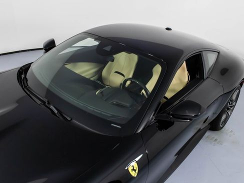 Certified 2023 Ferrari Roma image 31