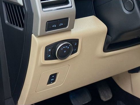 Used 2015 Ford F150 Lariat w/ Equipment Group 502A Luxury AWD/4WD image 10