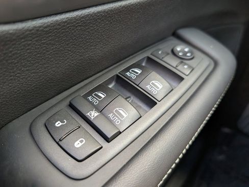 New 2026 Chrysler Pacifica Select image 33